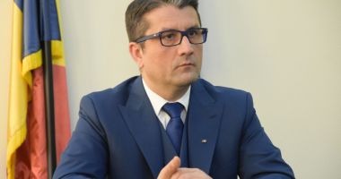 Stire din Politică-Administrație : Edilul Decebal Făgădău: "Testarea dascălilor va fi decontată de primărie"