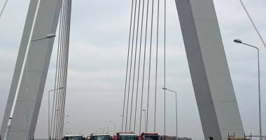 Galerie foto. Podul rutier la kilometrul 0+540 al Canalului Dunăre-Marea Neagră, la final. Cum arată cel mai mare pod hobanat din România - 5