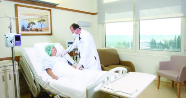 Stire din Sănătate : Testele care prelungesc viața. Depistarea cancerului de colon