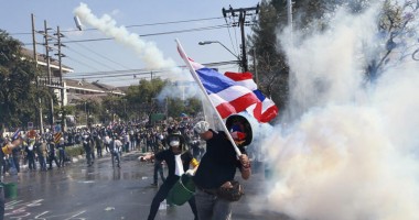 Stire din Actualitate : Manifestanții thailandezi, pregătiți să formeze un guvern după demiterea premierului
