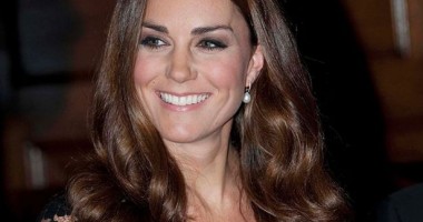 Stire din Monden : Ducesa Kate, în pericol din cauza sarcinii?