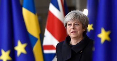 Stire din Actualitate : Theresa May respinge contrapropunerile rivalilor săi privind Brexitul