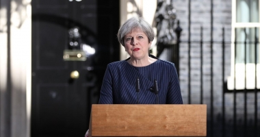Stire din Actualitate : Theresa May a anunțat că va forma noul guvern