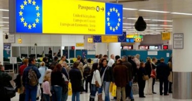 Stire din Actualitate : Noi MĂSURI DURE în Marea Britanie pentru reducerea numărului de imigranți români