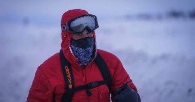 Stire din Eveniment : Tibi Ușeriu s-a întors fără piele pe tălpi și cu un deget degerat, după 600 de kilometri la -37 de grade
