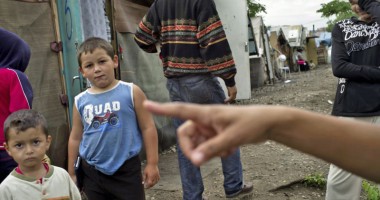 Stire din Actualitate : Tabără de romi, evacuată de poliția din Lille