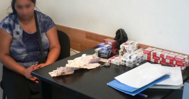 Vindeau țigări netimbrate în zona Gării Constanța - 2