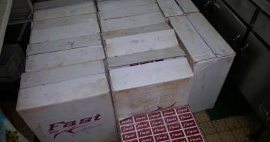 Stire din Eveniment : Țigarete netimbrate, descoperite  și confiscate de polițiști
