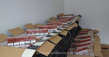 Stire din Eveniment : Reținut pentru contrabandă după ce polițiștii au găsit sute de pachete de țigări în autoturism