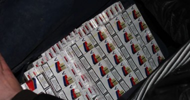 Stire din Eveniment : Descinderi cu mascați la bișnițarii de țigări din Piața Griviței și de la Gară