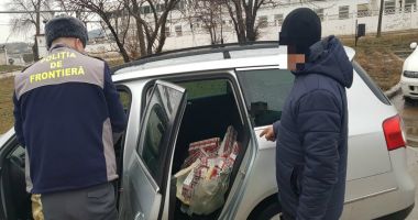 Stire din Eveniment : Mașină burdușită cu țigări de contrabandă, trasă pe dreapta de polițiști