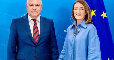 Stire din Politică-Administrație : Discuţii despre securitatea UE şi zona Mării Negre, între ministrul Angel Tîlvăr și Roberta Metsola