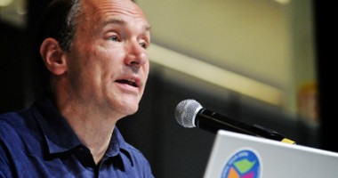 Stire din Actualitate : Creatorul Internetului critică agențiile de spionaj