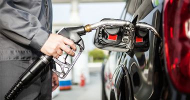 Stire din Eveniment : Primul pas pentru ieftinirea carburanților! Aviz pozitiv pentru eliminarea supraaccizei