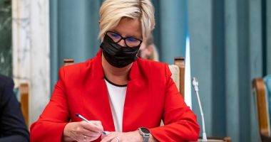 Stire din Economie : Timpul pentru accesarea banilor de la U.E. a fost scurtat la trei luni