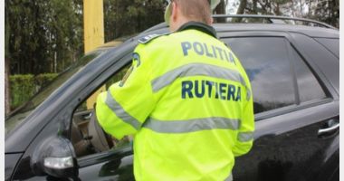Stire din Eveniment : Băuți și fără permise de conducere găsiți de polițiști pe drumurile publice