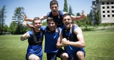 Stire din Sport : EURO 2019. Tricolorii și-au ales numerele de pe tricou, cine va fi decarul naționalei la Europene