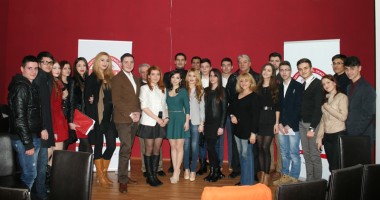 Stire din Politică-Administrație : Tineretul Social-Democrat Constanța vine în sprijinul elevilor