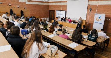 Stire din Social : Tinerii din Constanța își doresc un centru în orașul lor