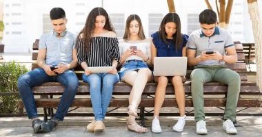 Stire din Social : Studiu: Tinerii consideră independenţa financiară ca pe un obiectiv crucial