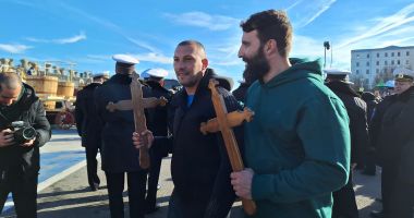 Un profesor, un inginer contructor și un tânăr sportiv sunt cei trei temerari care au scos crucile din mare, de Bobotează - 3