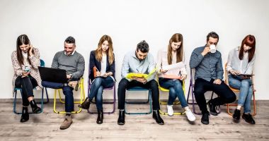 Stire din Social : Stimulente de la stat pentru tinerii care vor să se angajeze. Ministrul Muncii vine cu detalii