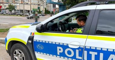 Stire din Eveniment : Doi tineri constănțeni, dintre care un minor, depistați pe stradă cu substanțe psihoactive
