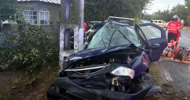 Stire din Eveniment : Doi tineri de 17 și 22 de ani și-au pierdut viața într-un accident rutier terifiant