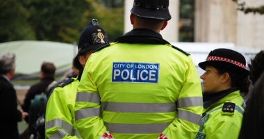 Stire din Actualitate : Tineri arestați la Londra.  Voiau să devină teroriști cu acte în regulă