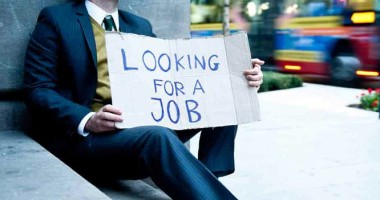Stire din Economie : Cum își pot schimba - în bine! - viitorul tinerii care nu au luat BAC-ul