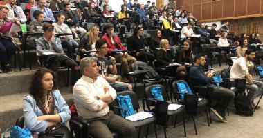 Stire din Cultură-Educație : Tinerii constănțeni, interesați să meargă la facultate în Marea Britanie