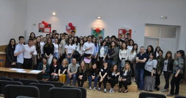 Stire din Cultură-Educație : Olimpiada ,"Tinerii dezbat", faza județeană -  moment unic pentru elevii ovidiști