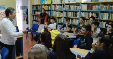 Stire din Cultură-Educație : Tinerii din Poarta Albă, învățați să relaționeze între ei