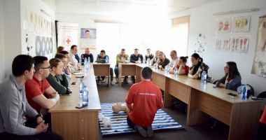 Tinerii din PSD Constanța, oaspeți la Crucea Roșie. Care a fost scopul - 2