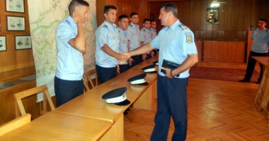 Stire din Eveniment : Tineri jandarmi, la început de carieră militară