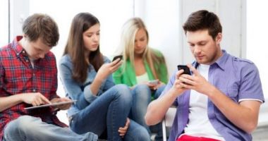 Stire din Social : Tinerii români care nu sunt la şcoală şi nu lucrează pot primi bani de la stat pentru a-şi deschide o afacere