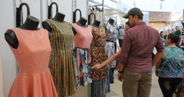Stire din Economie : Începe Târgul Tinimtex. Iată programul de vizitare