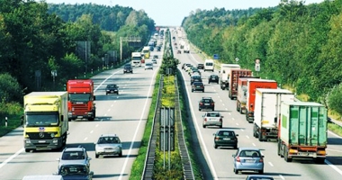 Stire din Social : Canadienii  vor să ne ia șoferii de tir