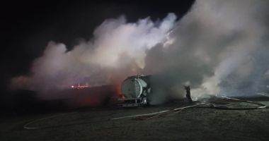 UPDATE Mai multe TIR-uri au luat foc într-o parcare din localitatea 2 Mai. S-a transmis RO-Alert! - 2