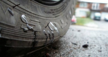 Stire din Social : Cauciucuri de iarnă pe timp de vară. Care sunt riscurile