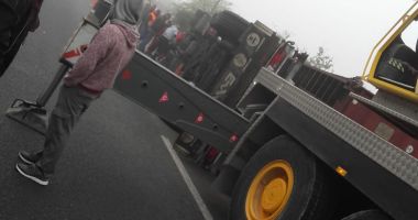TIR răsturnat la marginea orașului Murfatlar - 3