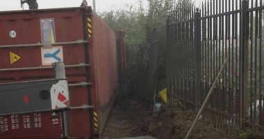 TIR răsturnat la marginea orașului Murfatlar - 2