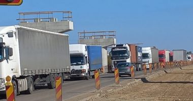 Stire din Social : Canicula impune restricții de circulație pentru autovehiculele cu masa totală mai mare de 7,5 t