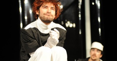 Sătui de grijile cotidiene? Poftiți la teatru! - 2