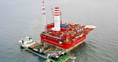 Stire din Economie : Barilul de țiței cotat la 111 dolari, la contractele futures