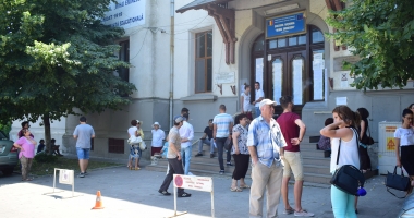 Stire din Cultură-Educație : TITULARIZARE 2017. Un candidat a fost eliminat pentru că folosea căștile de telefon