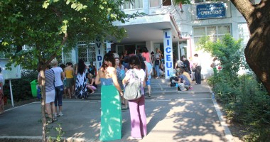 Stire din Cultură-Educație : TITULARIZARE 2013 / S-au înmulțit notele peste 7