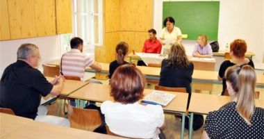 Stire din Cultură-Educație : Candidaţii la concursul de ocupare a posturilor didactice/catedrelor rămase vacante îşi depun dosarele pe 24 şi 25 august