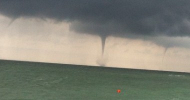 Stire din Actualitate : TORNADĂ și ploi torențiale în Istanbul