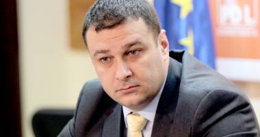 Stire din Politică-Administrație : Deputatul Florin Gheorghe:  "Toată clasa politică știe că, în zona achizițiilor, risipa de bani este uriașă"